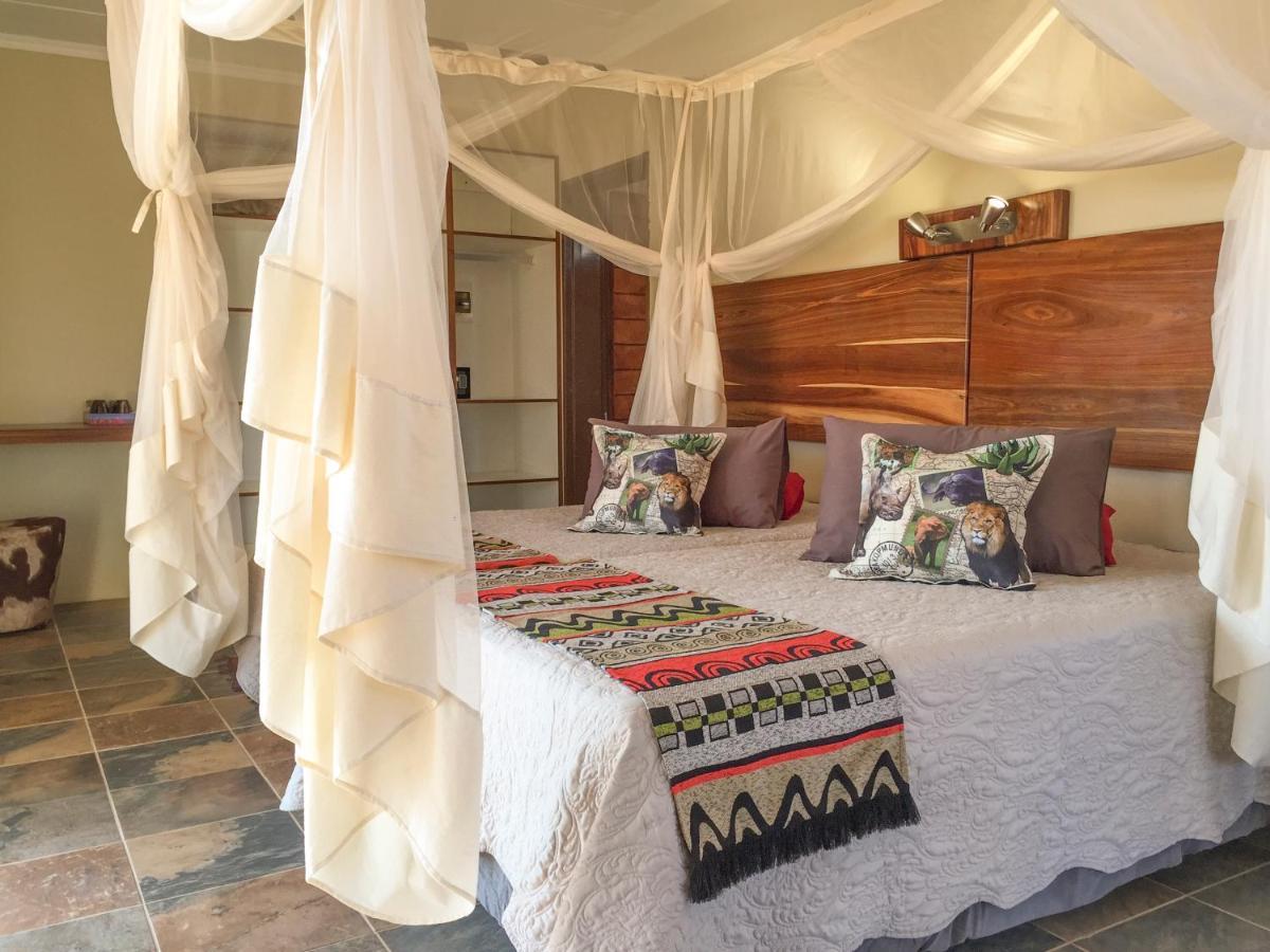 Okutala Etosha Lodge Outjo Exteriör bild