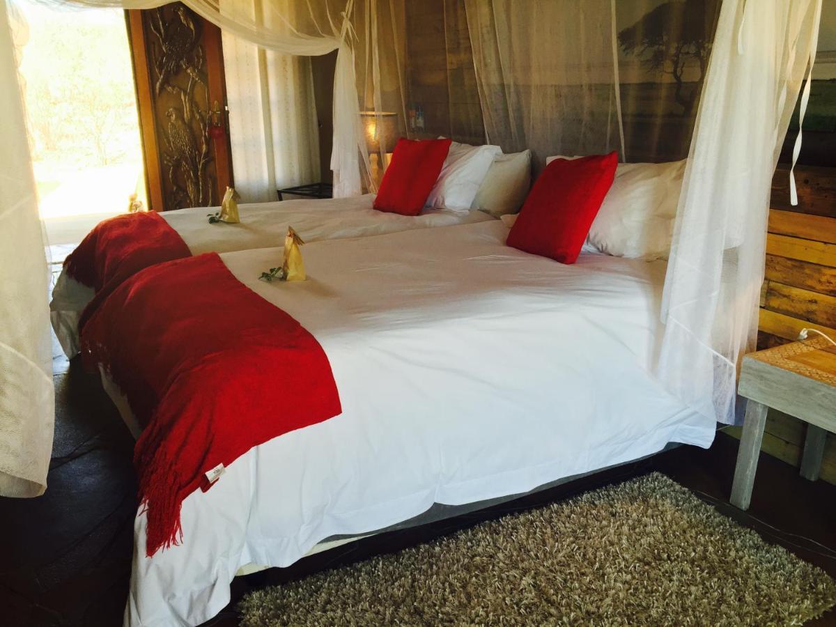 Okutala Etosha Lodge Outjo Exteriör bild
