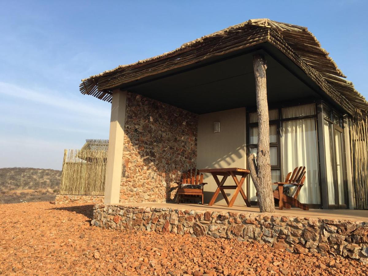 Okutala Etosha Lodge Outjo Exteriör bild
