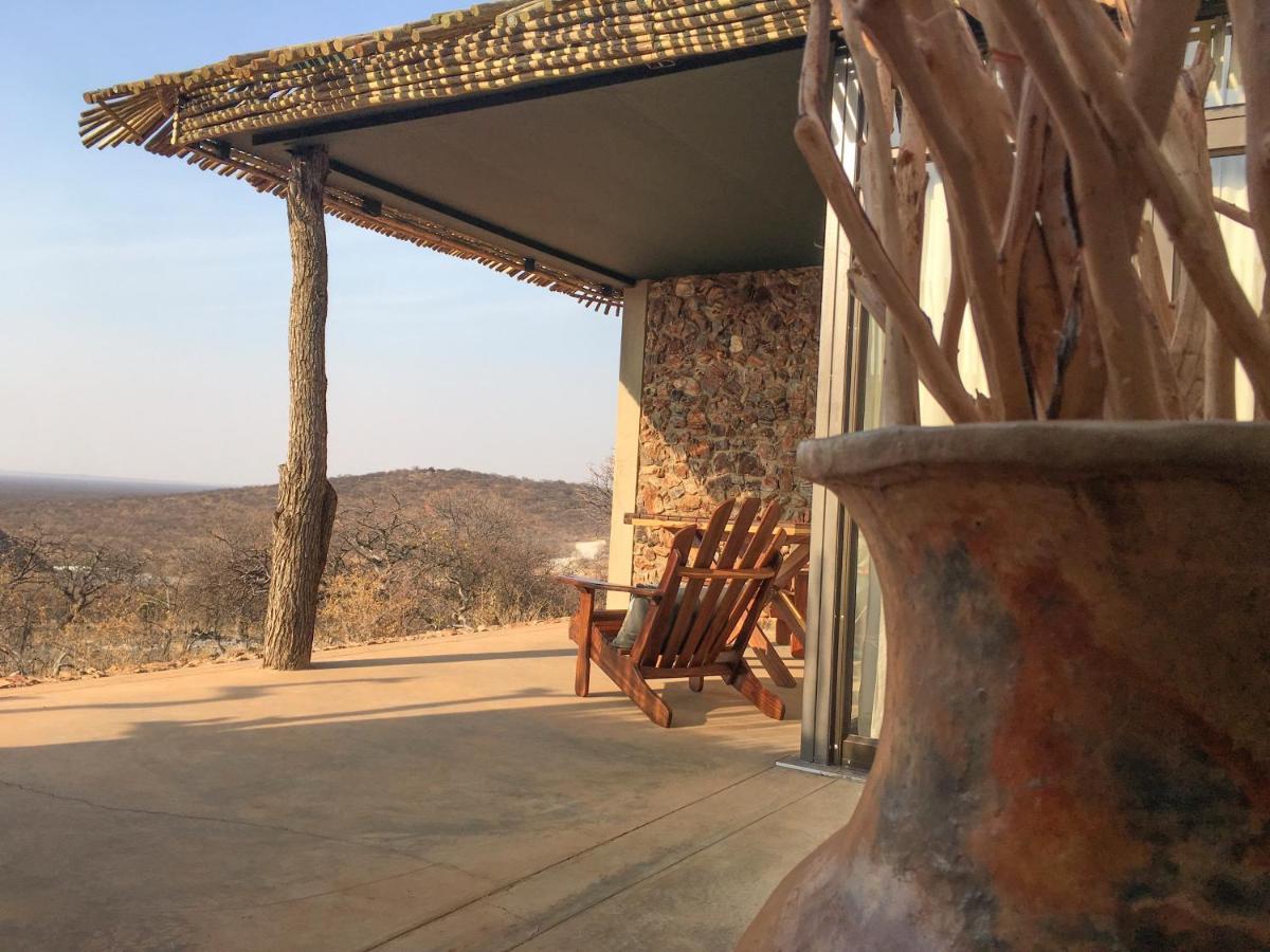 Okutala Etosha Lodge Outjo Exteriör bild