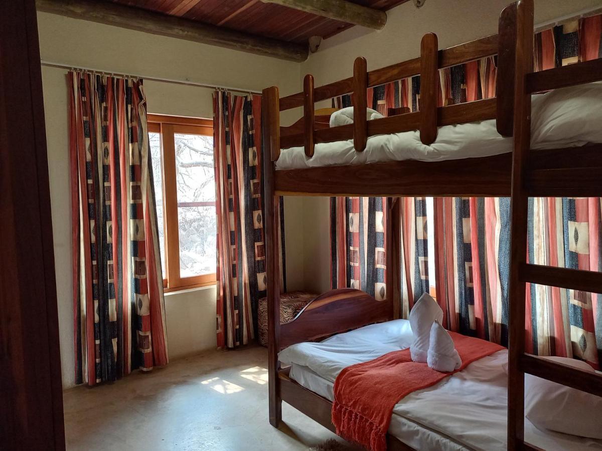 Okutala Etosha Lodge Outjo Exteriör bild