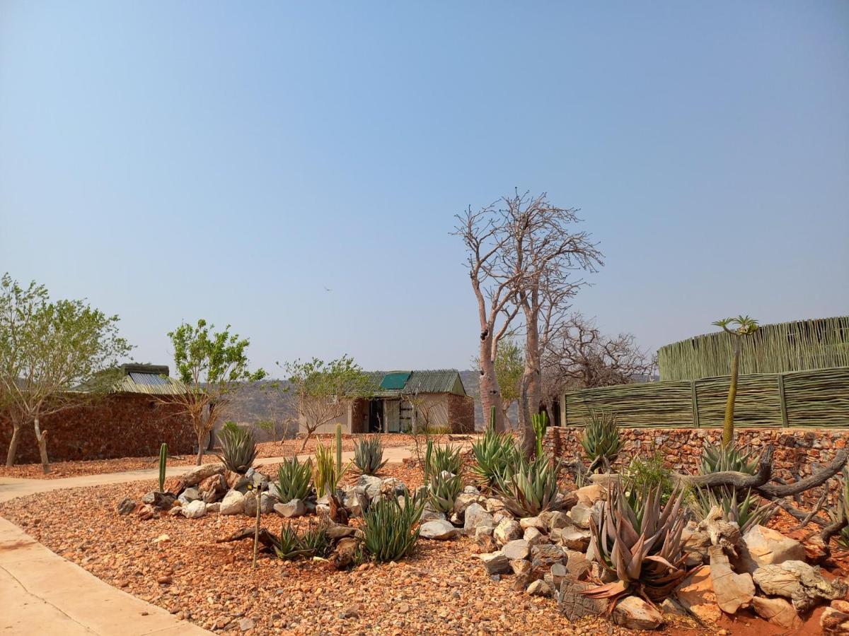 Okutala Etosha Lodge Outjo Exteriör bild